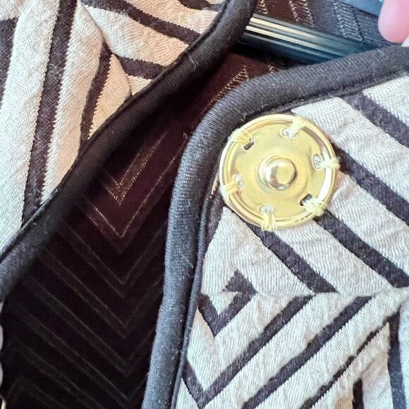 Chico's Travelers Collection Chevron Jacquard Cape - Picture 8 of 12